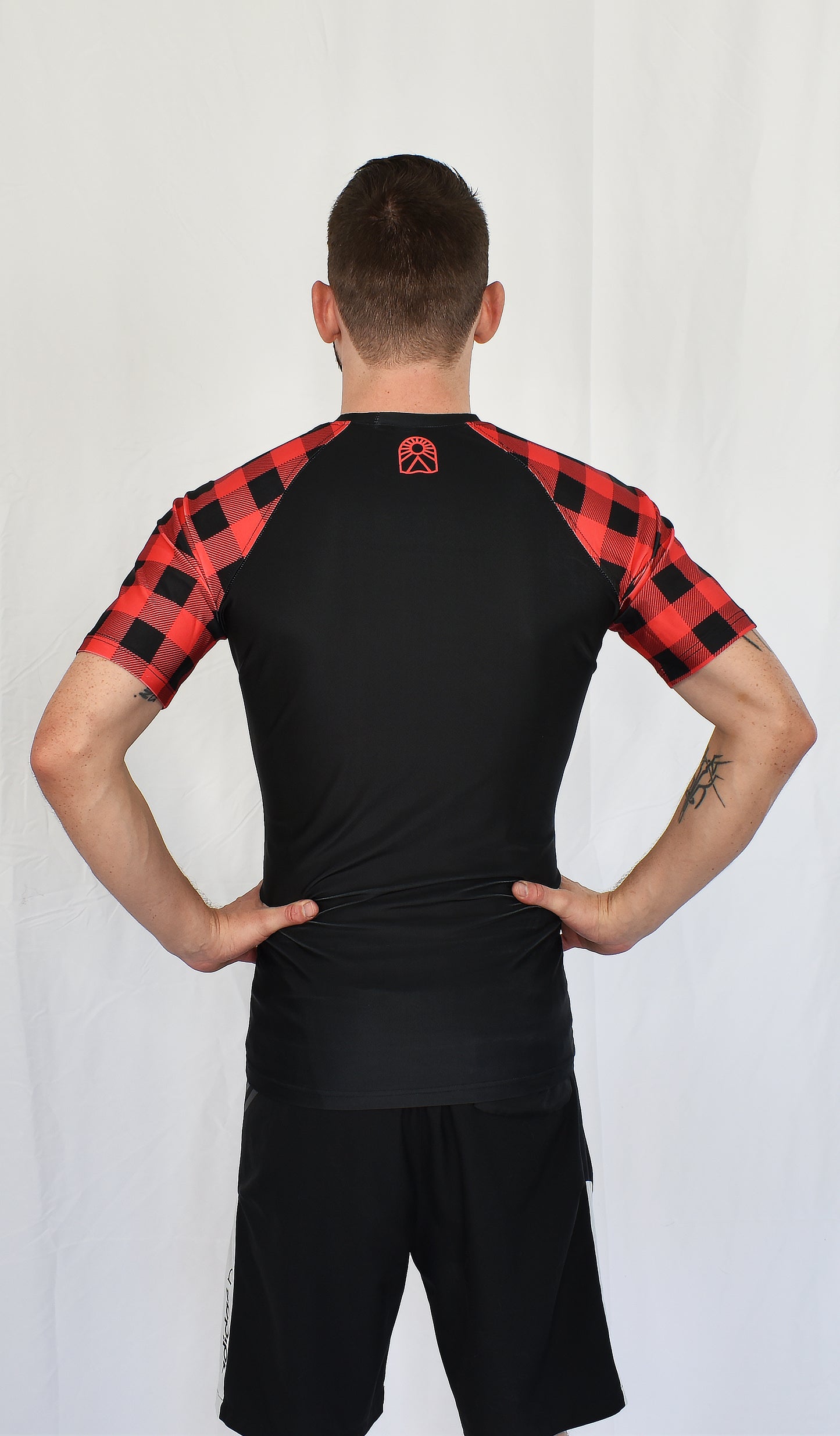 Rashguard manches courtes - Carreauté rouge et noir