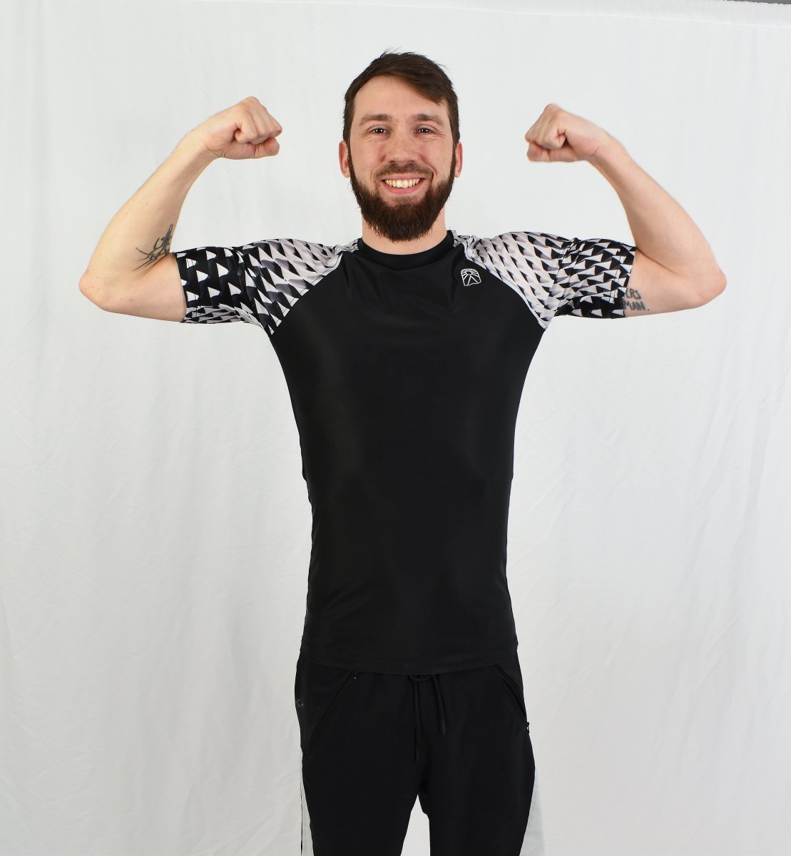 Rashguard manches courtes - Motif géométrique noir et blanc - Solar - Solar - Vêtements de combat